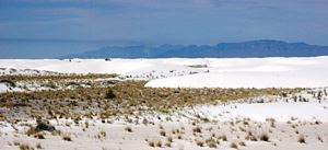 Campo de dunas no White Sands National Monument, com San Andres Moluntains em último plano @JACrispim-Cegul-SPE 2009 Campo de dunas no White Sands National Monument, com San Andres Moluntains em último plano @JACrispim-Cegul-SPE 2009