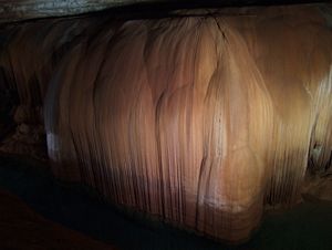 Giant Flowstone, Blanchard Springs Caverns @ Pilar Vicente-SPE, 2009 Giant Flowstone, Blanchard Springs Caverns @ Pilar Vicente-SPE, 2009