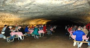 Jantar na Snowball Room, Mammoth Cave @ Pilar Vicente-SPE, 2009