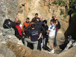Um debrief a meio do dia com toda a equipa. Johannes Flem 2007 Um debrief a meio do dia com toda a equipa. Johannes Flem 2007
